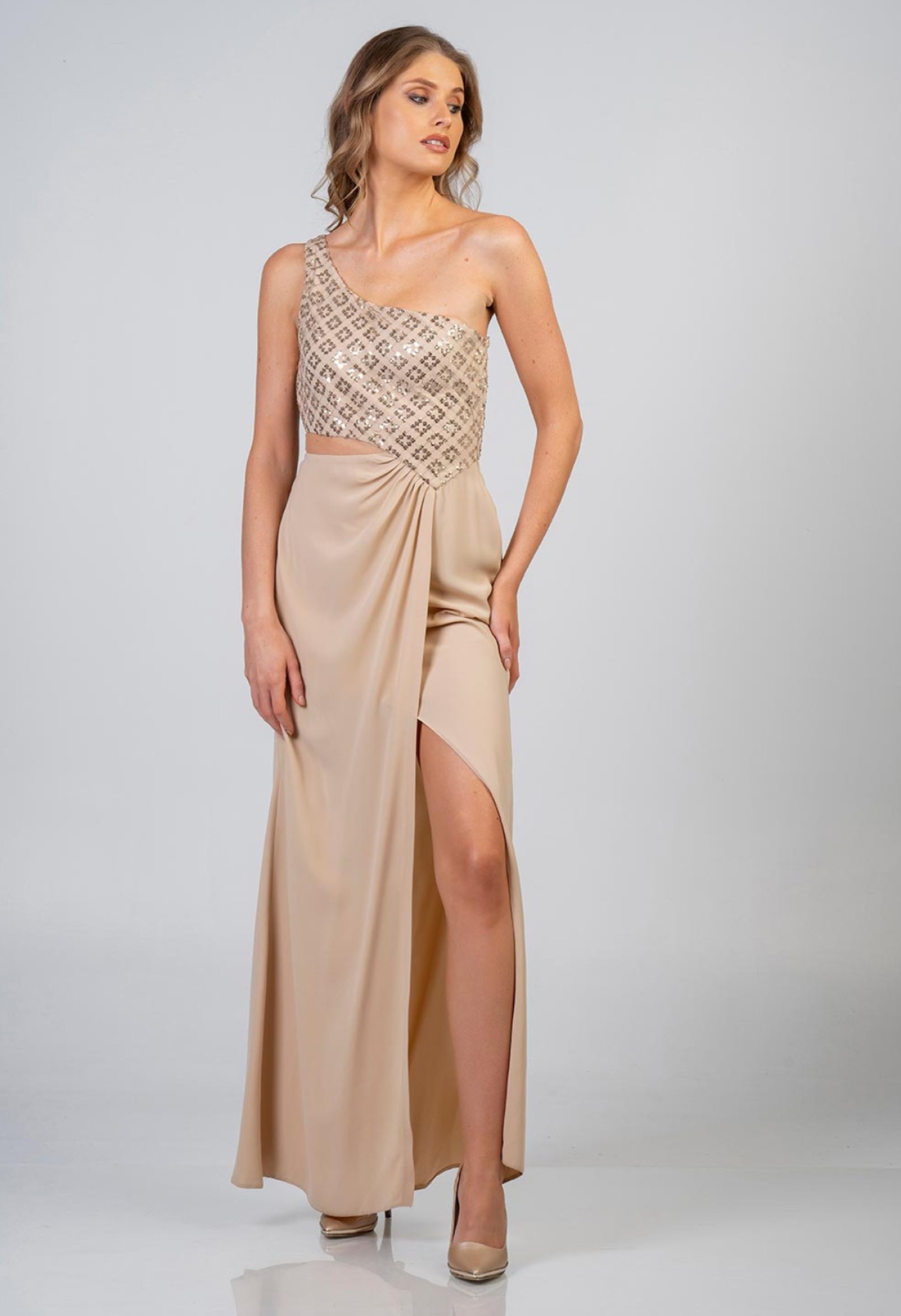 Φόρεμα maxi,με παγιέτα στο μπούστο και σχέδιο cut-out Φόρεμα maxi,με παγιέτα στο μπούστο και σχέδιο cut-out