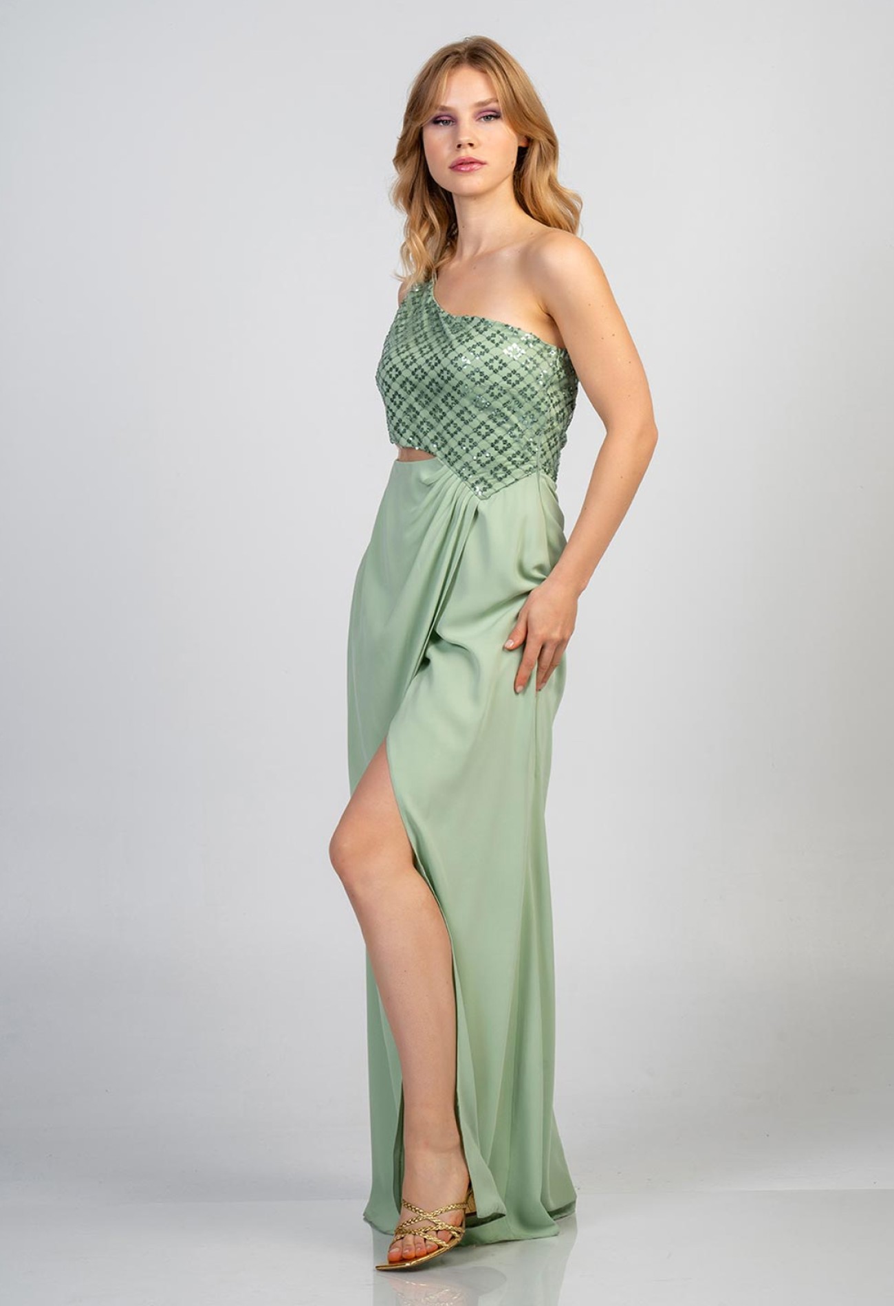 Φόρεμα maxi,με παγιέτα στο μπούστο και σχέδιο cut-out Φόρεμα maxi,με παγιέτα στο μπούστο και σχέδιο cut-out